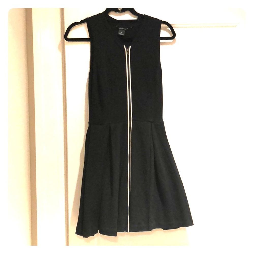 Size 2 pleated club Monaco dress
